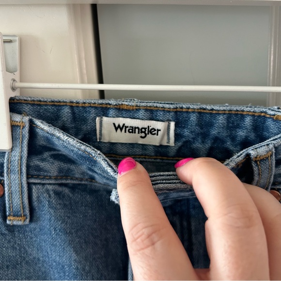 NWT Wrangler Destructed Wanderer Flare Jeans Good Intentions - Picture 5 of 6